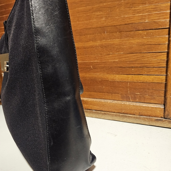 Salvatore Ferragamo Giancini Black Shoulder Bag Vintage 21 0195 GUC 2001 - Picture 11 of 14